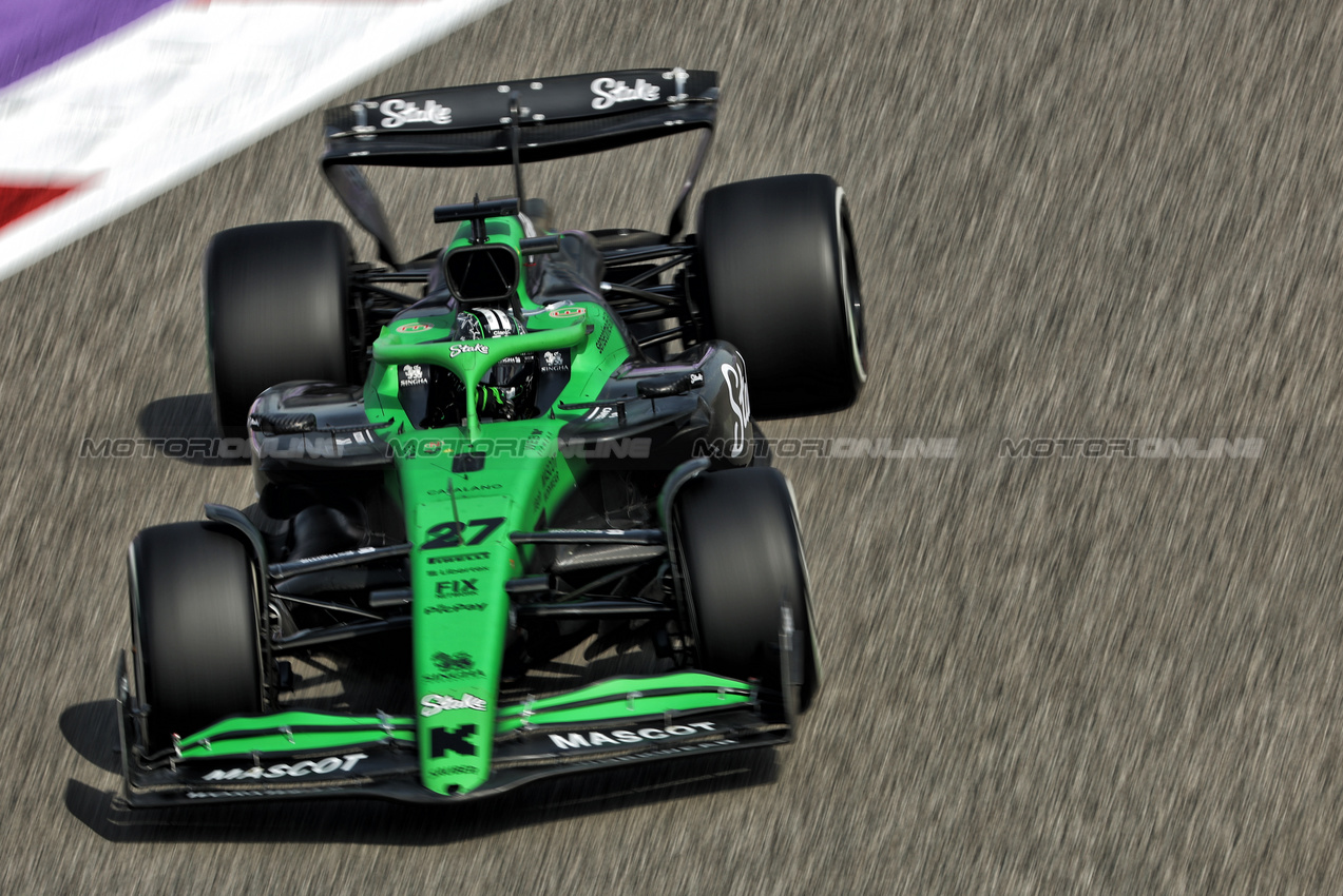 GP BAHRAIN, Nico Hulkenberg (GER) Sauber C45.

11.04.2025. Formula 1 World Championship, Rd 4, Bahrain Grand Prix, Sakhir, Bahrain, Practice Day

- www.xpbimages.com, EMail: requests@xpbimages.com © Copyright: Bearne / XPB Images