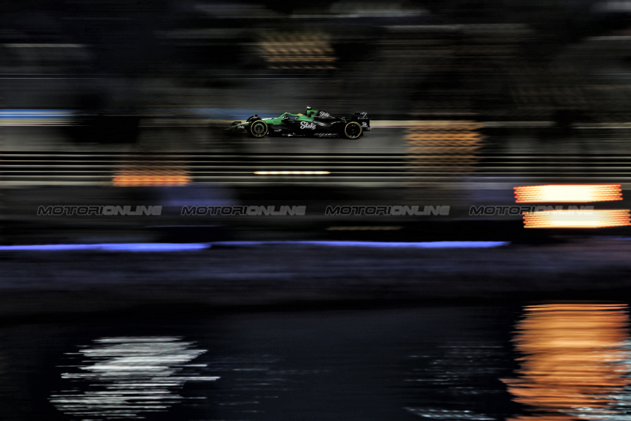 GP BAHRAIN, Gabriel Bortoleto (BRA) Sauber C45.

11.04.2025. Formula 1 World Championship, Rd 4, Bahrain Grand Prix, Sakhir, Bahrain, Practice Day

- www.xpbimages.com, EMail: requests@xpbimages.com © Copyright: Charniaux / XPB Images