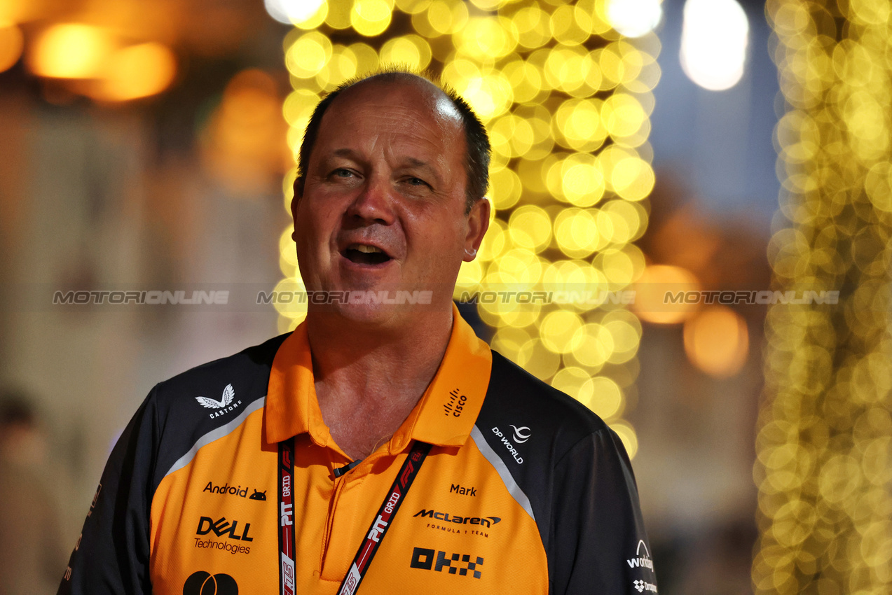 GP BAHRAIN, Mark Norris (GBR) McLaren Gara Operations Director.

11.04.2025. Formula 1 World Championship, Rd 4, Bahrain Grand Prix, Sakhir, Bahrain, Practice Day

- www.xpbimages.com, EMail: requests@xpbimages.com © Copyright: Moy / XPB Images