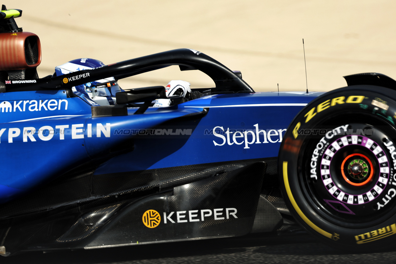 GP BAHRAIN, Luke Browning (GBR) Atlassian Williams Racing FW47 Academy Driver.

11.04.2025. Formula 1 World Championship, Rd 4, Bahrain Grand Prix, Sakhir, Bahrain, Practice Day

- www.xpbimages.com, EMail: requests@xpbimages.com © Copyright: Bearne / XPB Images