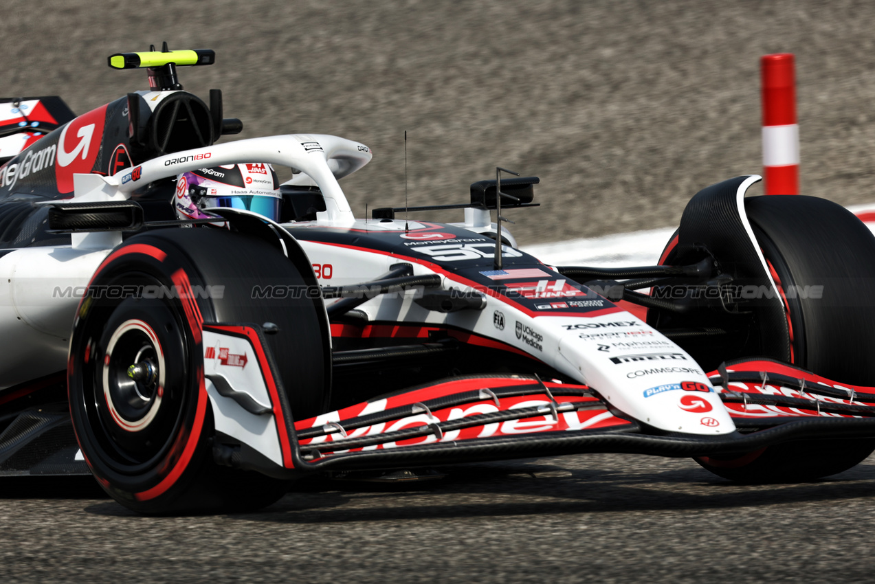 GP BAHRAIN, Ryo Hirakawa (JPN) Haas VF-25 Reserve Driver.

11.04.2025. Formula 1 World Championship, Rd 4, Bahrain Grand Prix, Sakhir, Bahrain, Practice Day

- www.xpbimages.com, EMail: requests@xpbimages.com © Copyright: Bearne / XPB Images