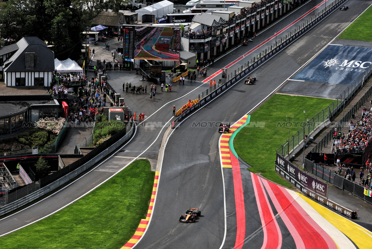 GP BELGIO, Lando Norris (GBR) McLaren MCL39.

27.07.2025. Formula 1 World Championship, Rd 13, Belgian Grand Prix, Spa Francorchamps, Belgium, Gara Day.

- www.xpbimages.com, EMail: requests@xpbimages.com © Copyright: Moy / XPB Images