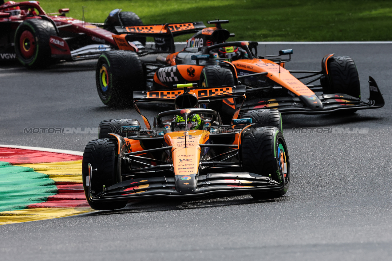 GP BELGIO, Lando Norris (GBR), McLaren F1 Team 
27.07.2025. Formula 1 World Championship, Rd 13, Belgian Grand Prix, Spa Francorchamps, Belgium, Gara Day.
- www.xpbimages.com, EMail: requests@xpbimages.com © Copyright: Charniaux / XPB Images