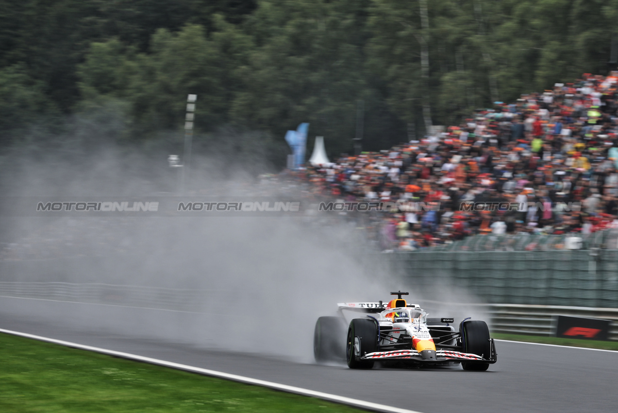 GP BELGIO, Isack Hadjar (FRA) Racing Bulls VCARB 02.

27.07.2025. Formula 1 World Championship, Rd 13, Belgian Grand Prix, Spa Francorchamps, Belgium, Gara Day.

- www.xpbimages.com, EMail: requests@xpbimages.com © Copyright: Bearne / XPB Images