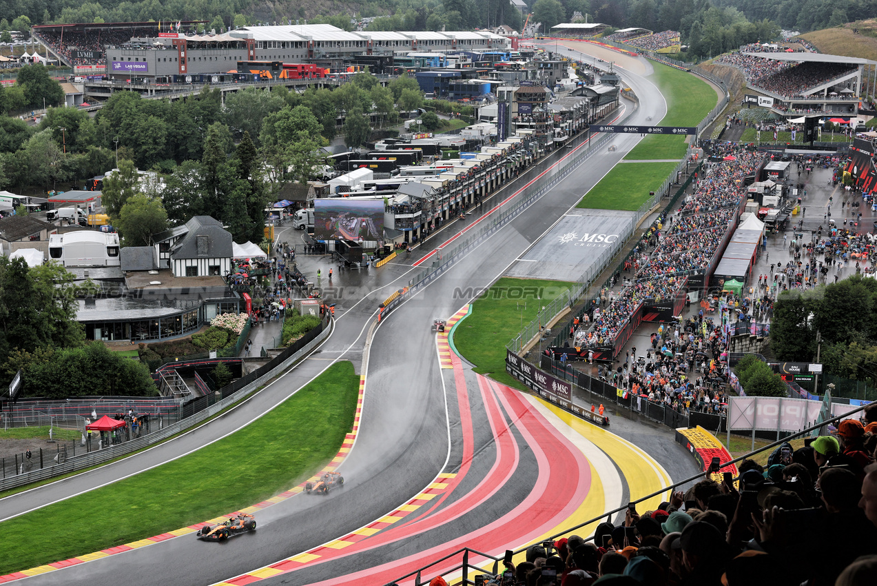 GP BELGIO, Lando Norris (GBR) McLaren MCL39.

27.07.2025. Formula 1 World Championship, Rd 13, Belgian Grand Prix, Spa Francorchamps, Belgium, Gara Day.

- www.xpbimages.com, EMail: requests@xpbimages.com © Copyright: Moy / XPB Images
