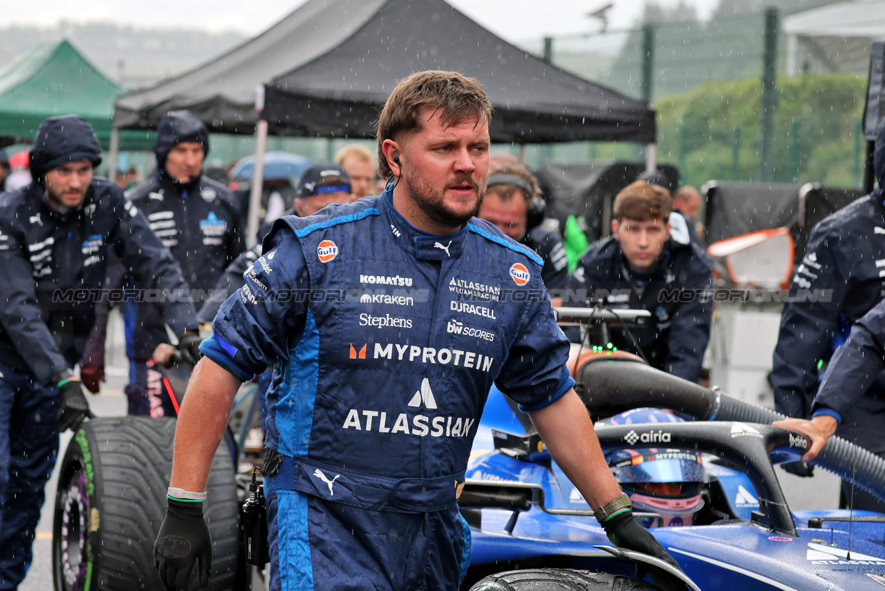 GP BELGIO, Atlassian Williams Racing on the grid.

27.07.2025. Formula 1 World Championship, Rd 13, Belgian Grand Prix, Spa Francorchamps, Belgium, Gara Day.

- www.xpbimages.com, EMail: requests@xpbimages.com © Copyright: Moy / XPB Images