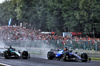 GP BELGIO, Alexander Albon (THA) Atlassian Williams Racing FW47 e George Russell (GBR) Mercedes AMG F1 W16.

27.07.2025. Formula 1 World Championship, Rd 13, Belgian Grand Prix, Spa Francorchamps, Belgium, Gara Day.

- www.xpbimages.com, EMail: requests@xpbimages.com © Copyright: Bearne / XPB Images