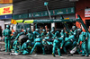 GP BELGIO, Fernando Alonso (ESP) Aston Martin F1 Team AMR25 makes a pit stop.

27.07.2025. Formula 1 World Championship, Rd 13, Belgian Grand Prix, Spa Francorchamps, Belgium, Gara Day.

- www.xpbimages.com, EMail: requests@xpbimages.com © Copyright: Batchelor / XPB Images