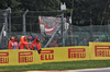 GP BELGIO, Marshals wave the red flag at the end of the Formation Lap.

27.07.2025. Formula 1 World Championship, Rd 13, Belgian Grand Prix, Spa Francorchamps, Belgium, Gara Day.

- www.xpbimages.com, EMail: requests@xpbimages.com © Copyright: Bearne / XPB Images
