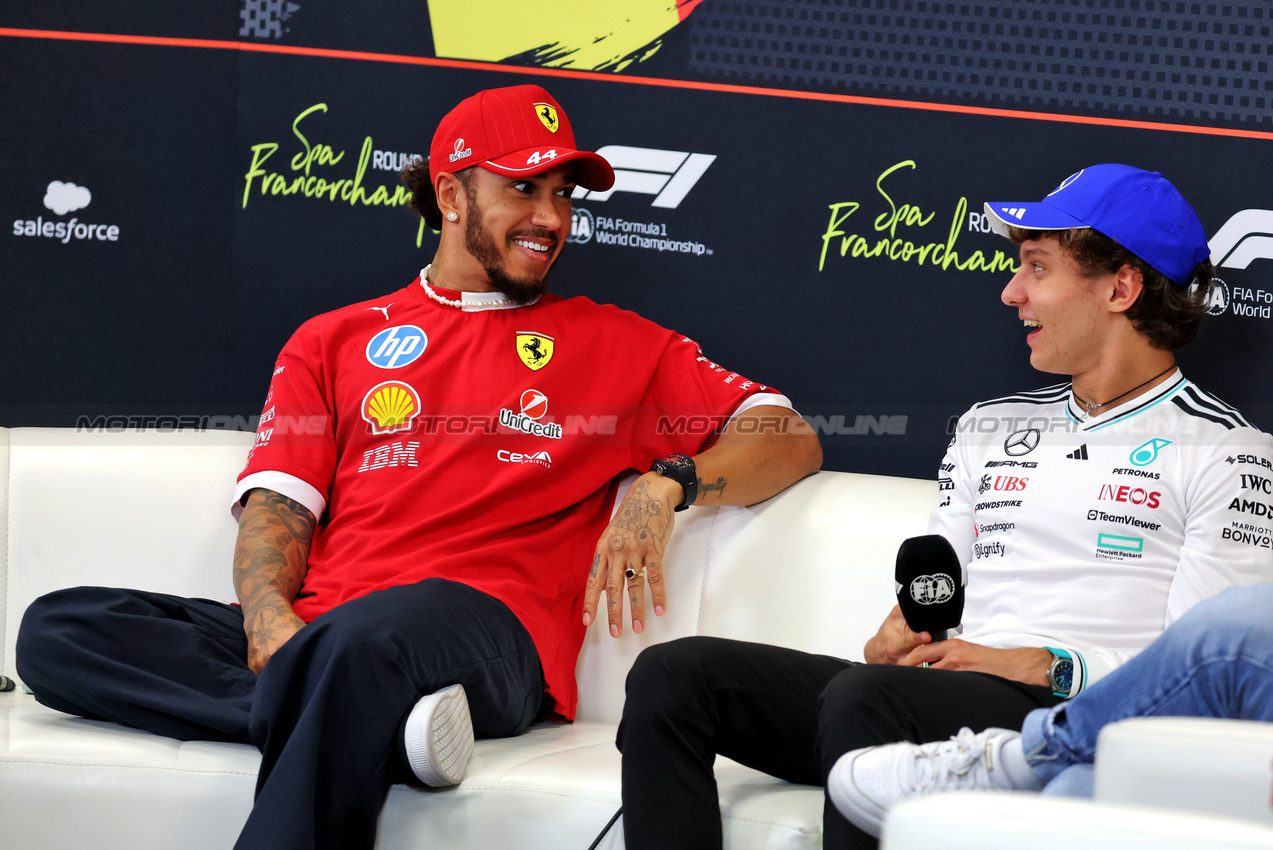 GP BELGIO, (L to R): Lewis Hamilton (GBR) Ferrari e Andrea Kimi Antonelli (ITA) Mercedes AMG F1 in the FIA Press Conference.

24.07.2025. Formula 1 World Championship, Rd 13, Belgian Grand Prix, Spa Francorchamps, Belgium, Preparation Day.

- www.xpbimages.com, EMail: requests@xpbimages.com © Copyright: Moy / XPB Images