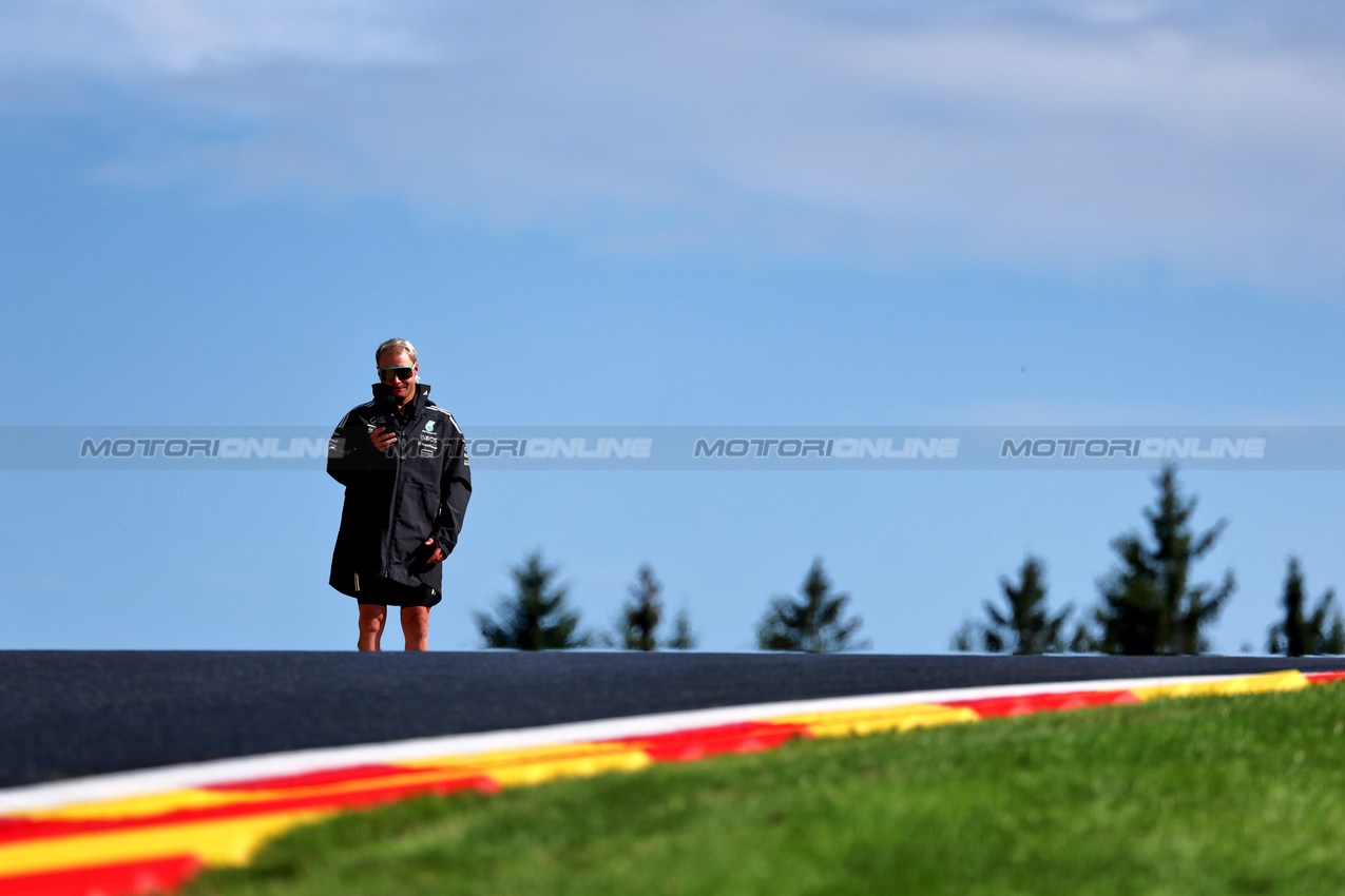 GP BELGIO, Valtteri Bottas (FIN) Mercedes AMG F1 Reserve Driver walks the circuit.

24.07.2025. Formula 1 World Championship, Rd 13, Belgian Grand Prix, Spa Francorchamps, Belgium, Preparation Day.

- www.xpbimages.com, EMail: requests@xpbimages.com © Copyright: Moy / XPB Images