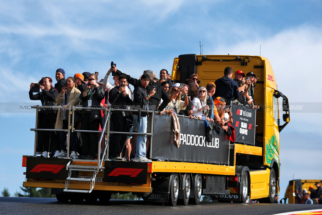 GP BELGIO, Circuit Atmosfera - Paddock club circuit tour.

24.07.2025. Formula 1 World Championship, Rd 13, Belgian Grand Prix, Spa Francorchamps, Belgium, Preparation Day.

- www.xpbimages.com, EMail: requests@xpbimages.com © Copyright: Moy / XPB Images