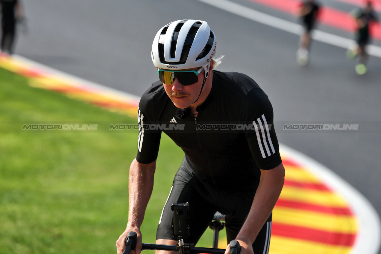 GP BELGIO, Valtteri Bottas (FIN) Mercedes AMG F1 Reserve Driver rides the circuit.

24.07.2025. Formula 1 World Championship, Rd 13, Belgian Grand Prix, Spa Francorchamps, Belgium, Preparation Day.

- www.xpbimages.com, EMail: requests@xpbimages.com © Copyright: Moy / XPB Images
