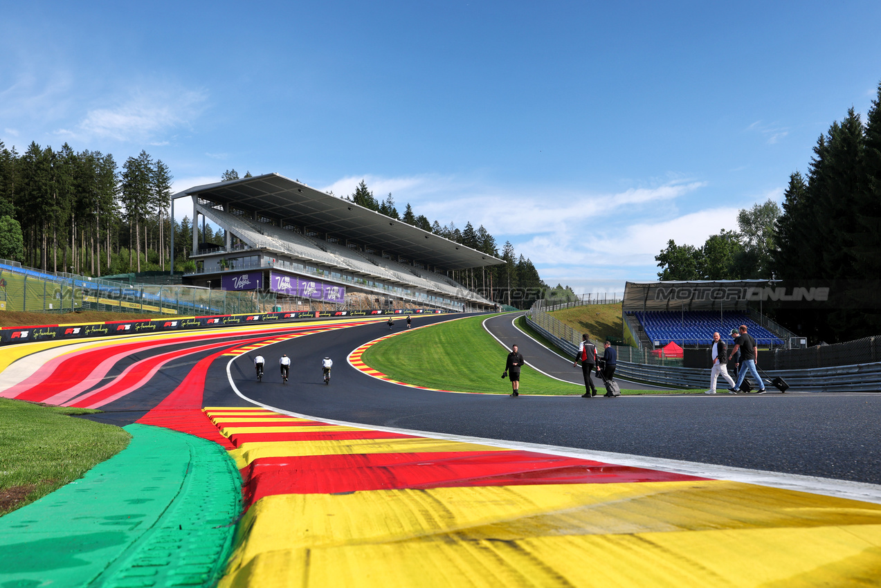GP BELGIO, Circuit Atmosfera - Eau Rouge.

24.07.2025. Formula 1 World Championship, Rd 13, Belgian Grand Prix, Spa Francorchamps, Belgium, Preparation Day.

- www.xpbimages.com, EMail: requests@xpbimages.com © Copyright: Moy / XPB Images