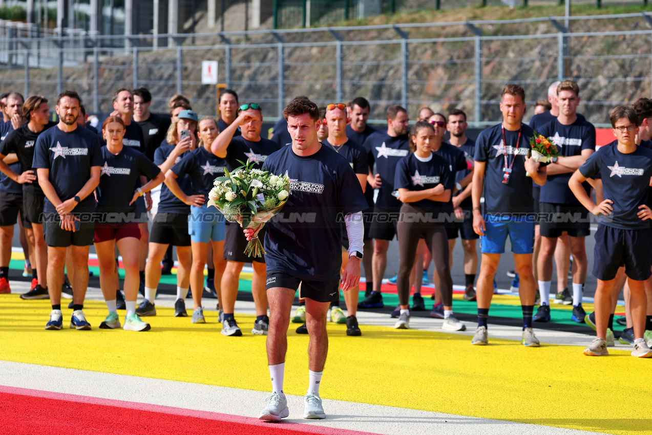 GP BELGIO, Victor Martins (FRA) Atlassian Williams Racing Academy Driver pays his respects to Anthoine Hubert.

24.07.2025. Formula 1 World Championship, Rd 13, Belgian Grand Prix, Spa Francorchamps, Belgium, Preparation Day.

- www.xpbimages.com, EMail: requests@xpbimages.com © Copyright: Moy / XPB Images