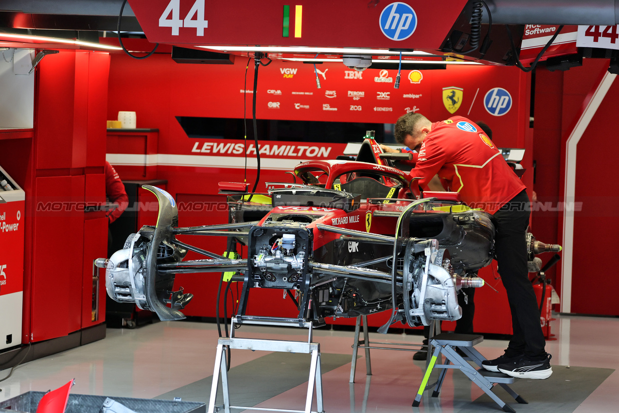 GP BELGIO, Ferrari SF-25 being prepared in the pit garage.

24.07.2025. Formula 1 World Championship, Rd 13, Belgian Grand Prix, Spa Francorchamps, Belgium, Preparation Day.

- www.xpbimages.com, EMail: requests@xpbimages.com © Copyright: Moy / XPB Images
