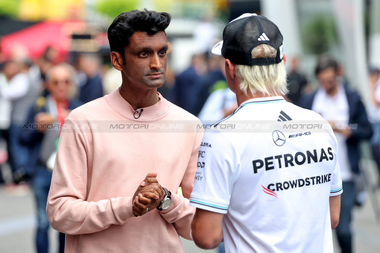GP BELGIO, (L to R): Lawrence Barretto (GBR) F1 Presenter with Valtteri Bottas (FIN) Mercedes AMG F1 Reserve Driver.

24.07.2025. Formula 1 World Championship, Rd 13, Belgian Grand Prix, Spa Francorchamps, Belgium, Preparation Day.

- www.xpbimages.com, EMail: requests@xpbimages.com © Copyright: Bearne / XPB Images