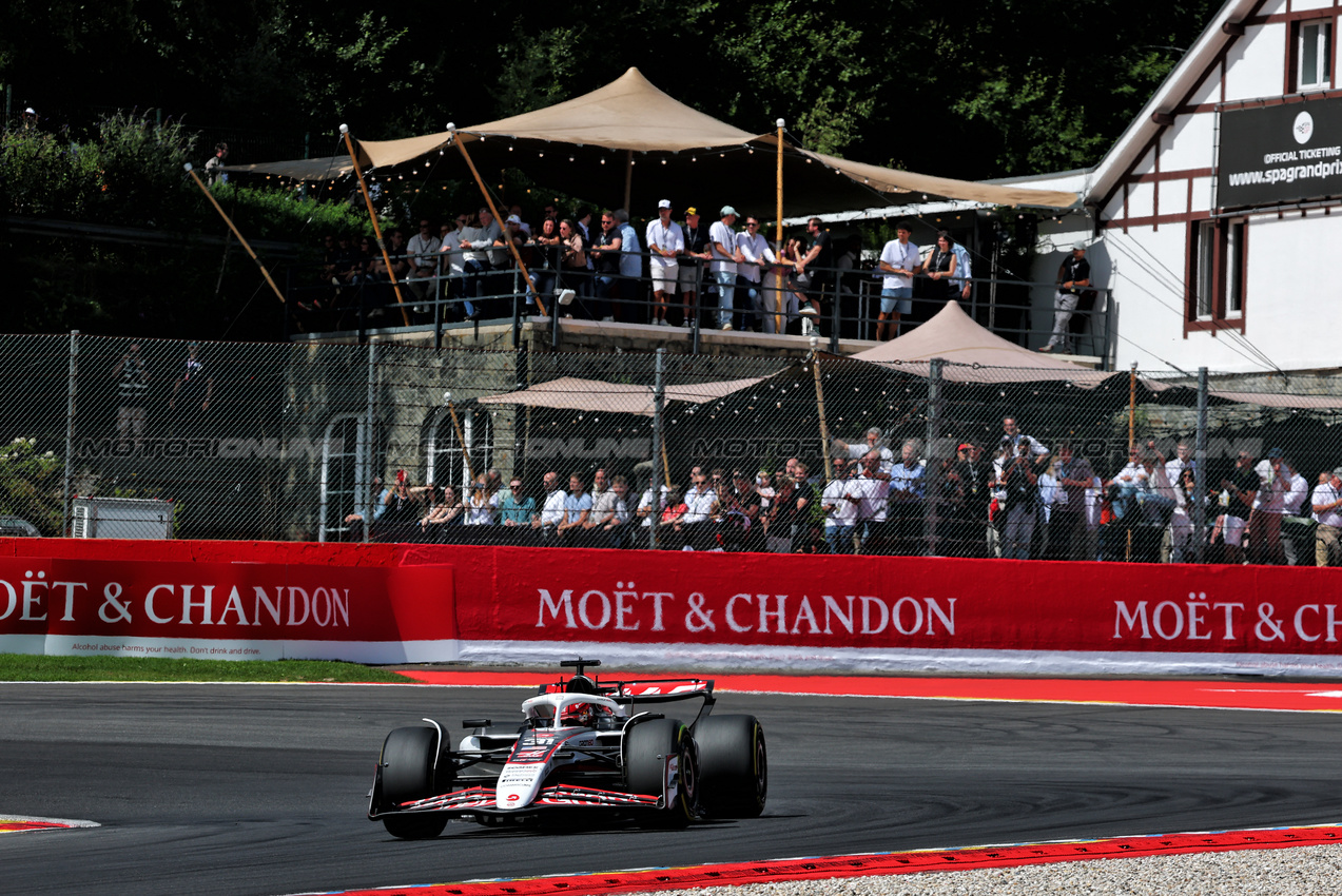 GP BELGIO, Esteban Ocon (FRA) Haas VF-25.

26.07.2025. Formula 1 World Championship, Rd 13, Belgian Grand Prix, Spa Francorchamps, Belgium, Sprint e Qualifiche Day.

- www.xpbimages.com, EMail: requests@xpbimages.com © Copyright: Batchelor / XPB Images