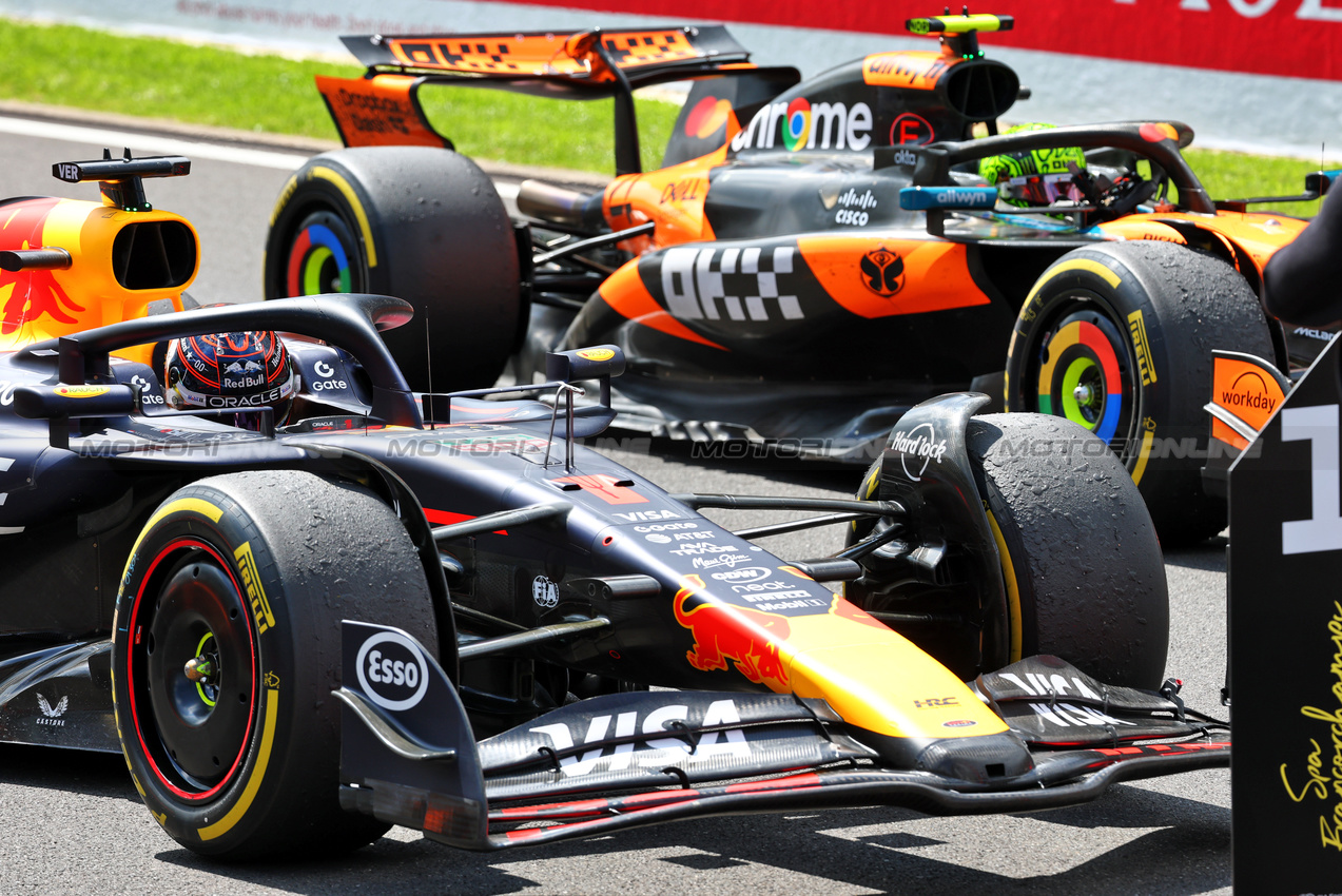 GP BELGIO, Sprint winner Max Verstappen (NLD) Red Bull Racing RB21 in parc ferme.

26.07.2025. Formula 1 World Championship, Rd 13, Belgian Grand Prix, Spa Francorchamps, Belgium, Sprint e Qualifiche Day.

- www.xpbimages.com, EMail: requests@xpbimages.com © Copyright: Batchelor / XPB Images