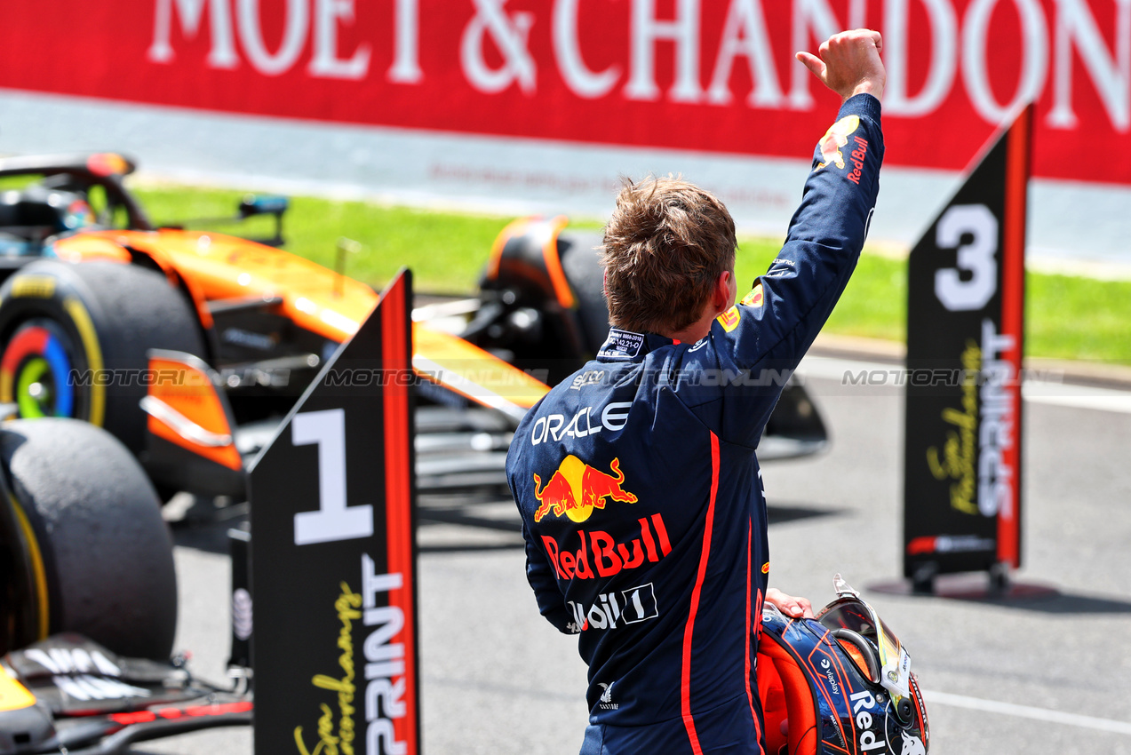 GP BELGIO, Sprint winner Max Verstappen (NLD) Red Bull Racing celebrates in parc ferme.

26.07.2025. Formula 1 World Championship, Rd 13, Belgian Grand Prix, Spa Francorchamps, Belgium, Sprint e Qualifiche Day.

- www.xpbimages.com, EMail: requests@xpbimages.com © Copyright: Batchelor / XPB Images
