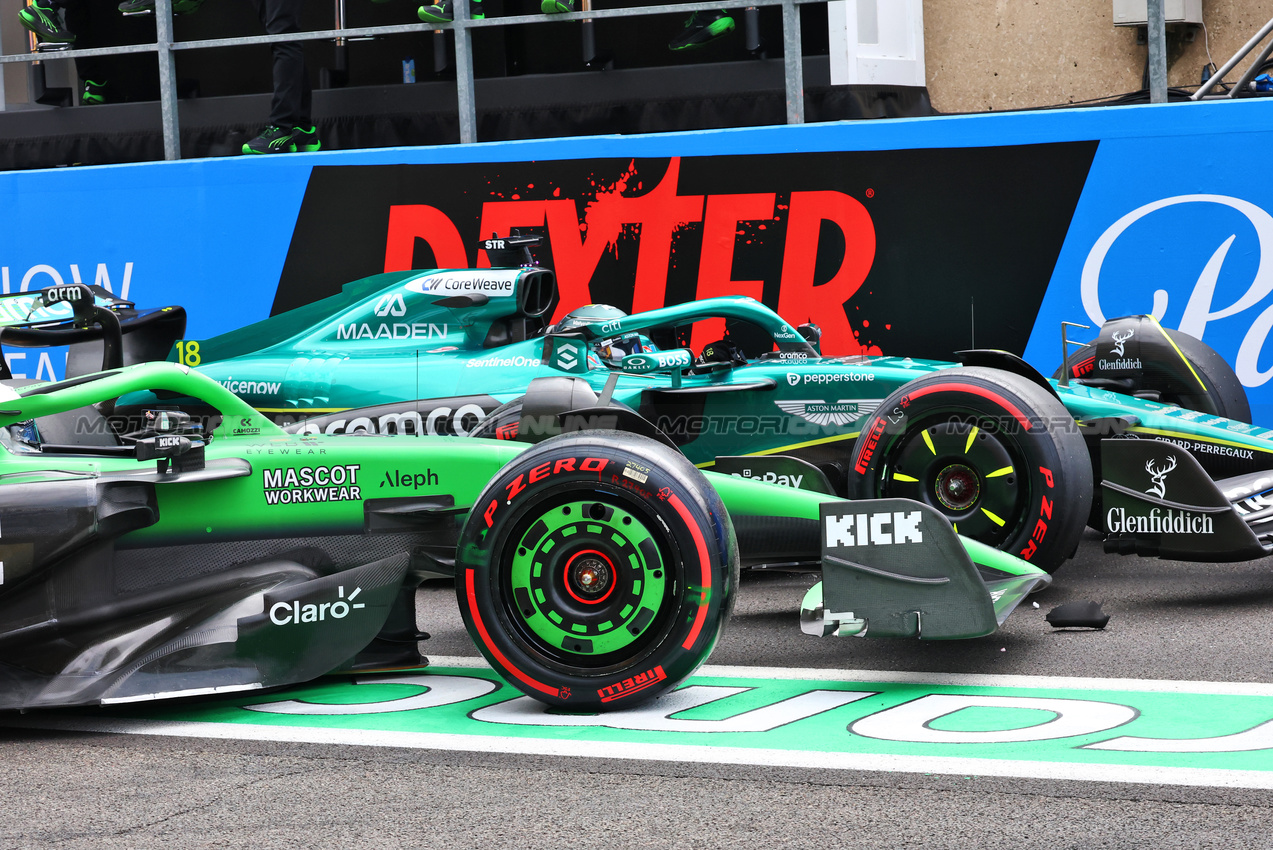 GP BELGIO, Nico Hulkenberg (GER) Sauber C45 e Lance Stroll (CDN) Aston Martin F1 Team AMR25 make contact in the pit lane.

26.07.2025. Formula 1 World Championship, Rd 13, Belgian Grand Prix, Spa Francorchamps, Belgium, Sprint e Qualifiche Day.

- www.xpbimages.com, EMail: requests@xpbimages.com © Copyright: Batchelor / XPB Images