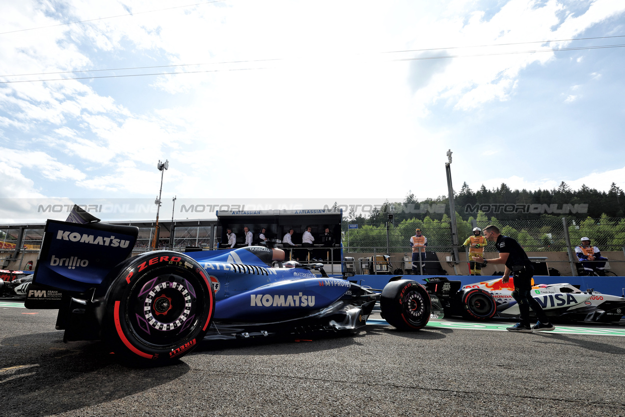 GP BELGIO, Alexander Albon (THA) Atlassian Williams Racing FW47  leaves the pits.

26.07.2025. Formula 1 World Championship, Rd 13, Belgian Grand Prix, Spa Francorchamps, Belgium, Sprint e Qualifiche Day.

- www.xpbimages.com, EMail: requests@xpbimages.com © Copyright: Bearne / XPB Images