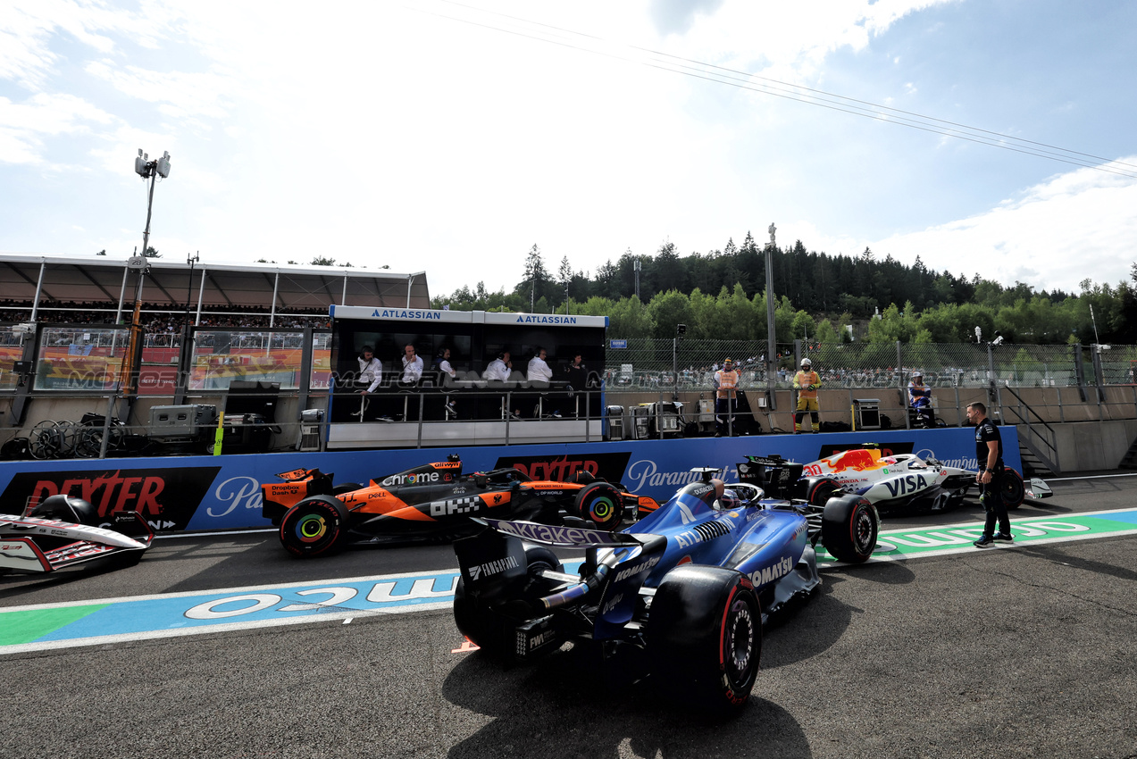 GP BELGIO, Alexander Albon (THA) Atlassian Williams Racing FW47  leaves the pits.

26.07.2025. Formula 1 World Championship, Rd 13, Belgian Grand Prix, Spa Francorchamps, Belgium, Sprint e Qualifiche Day.

- www.xpbimages.com, EMail: requests@xpbimages.com © Copyright: Bearne / XPB Images