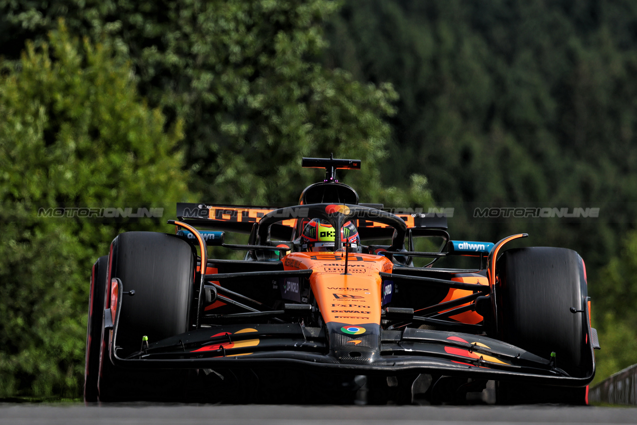 GP BELGIO, Oscar Piastri (AUS) McLaren MCL39.

26.07.2025. Formula 1 World Championship, Rd 13, Belgian Grand Prix, Spa Francorchamps, Belgium, Sprint e Qualifiche Day.

- www.xpbimages.com, EMail: requests@xpbimages.com © Copyright: Batchelor / XPB Images