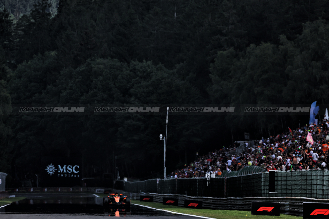 GP BELGIO, Oscar Piastri (AUS) McLaren MCL39.

26.07.2025. Formula 1 World Championship, Rd 13, Belgian Grand Prix, Spa Francorchamps, Belgium, Sprint e Qualifiche Day.

- www.xpbimages.com, EMail: requests@xpbimages.com © Copyright: Bearne / XPB Images