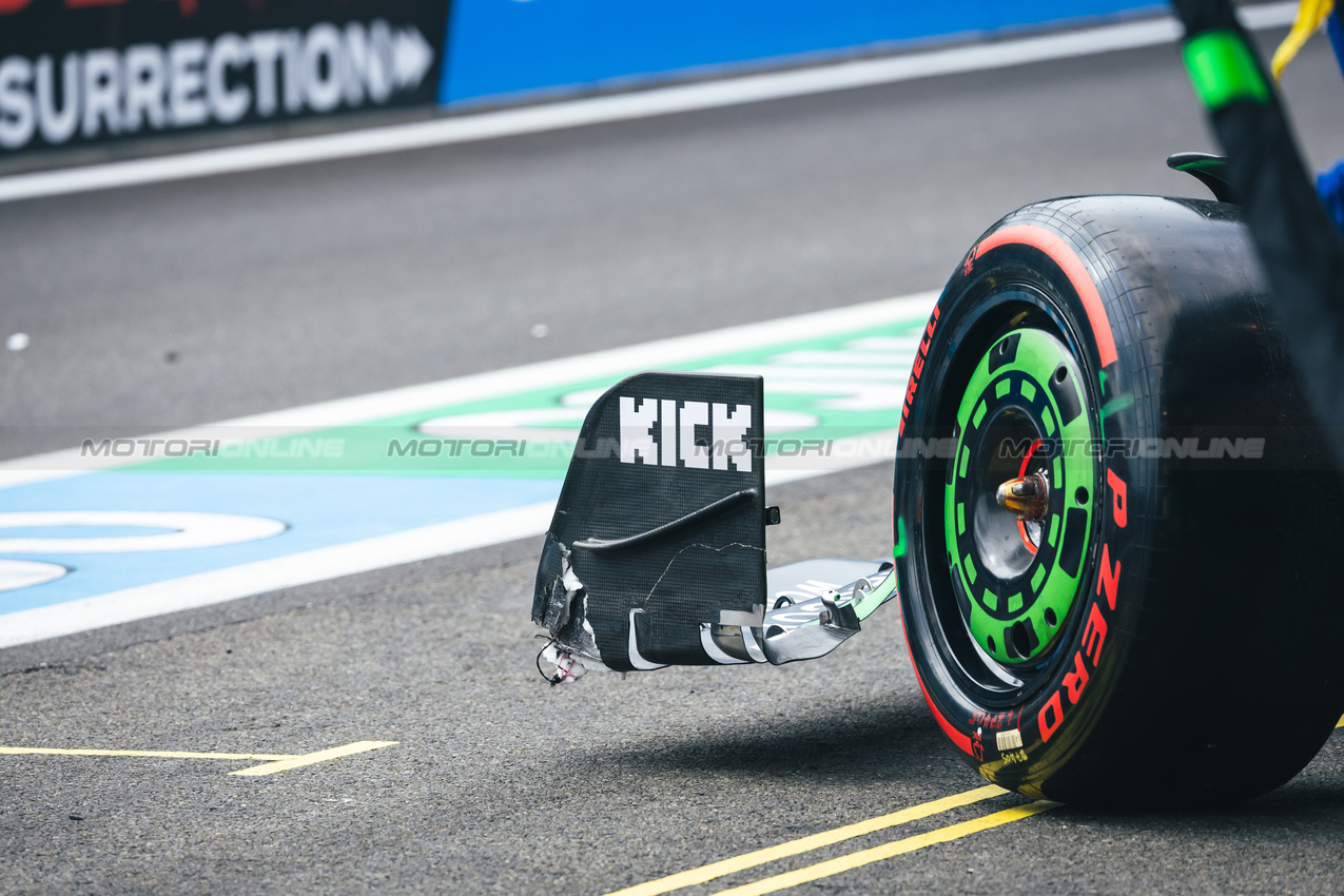 GP BELGIO, Nico Hulkenberg (GER) Sauber C45 with front wing damage in the pits.

26.07.2025. Formula 1 World Championship, Rd 13, Belgian Grand Prix, Spa Francorchamps, Belgium, Sprint e Qualifiche Day.

- www.xpbimages.com, EMail: requests@xpbimages.com © Copyright: Bearne / XPB Images