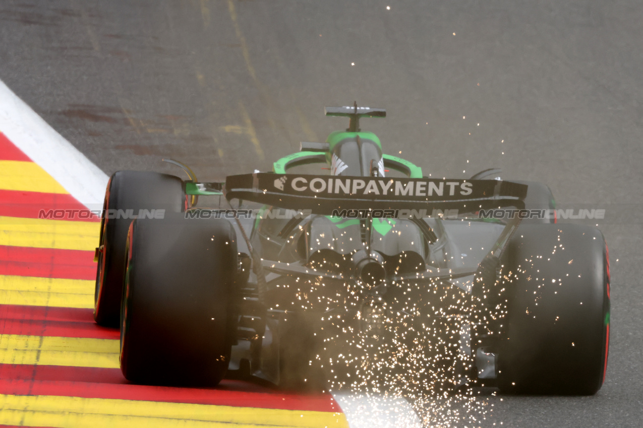 GP BELGIO, Nico Hulkenberg (GER) Sauber C45 Sends sparks flying.

26.07.2025. Formula 1 World Championship, Rd 13, Belgian Grand Prix, Spa Francorchamps, Belgium, Sprint e Qualifiche Day.

 - www.xpbimages.com, EMail: requests@xpbimages.com © Copyright: Coates / XPB Images