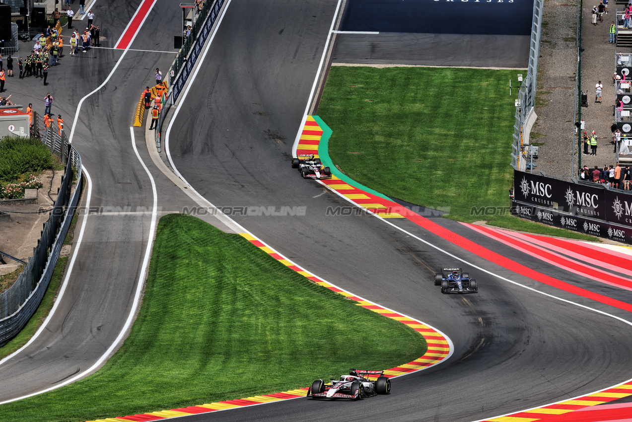GP BELGIO, Esteban Ocon (FRA) Haas VF-25.

26.07.2025. Formula 1 World Championship, Rd 13, Belgian Grand Prix, Spa Francorchamps, Belgium, Sprint e Qualifiche Day.

- www.xpbimages.com, EMail: requests@xpbimages.com © Copyright: Moy / XPB Images