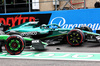 GP BELGIO, Nico Hulkenberg (GER) Sauber C45 e Lance Stroll (CDN) Aston Martin F1 Team AMR25 make contact in the pit lane.

26.07.2025. Formula 1 World Championship, Rd 13, Belgian Grand Prix, Spa Francorchamps, Belgium, Sprint e Qualifiche Day.

- www.xpbimages.com, EMail: requests@xpbimages.com © Copyright: Batchelor / XPB Images