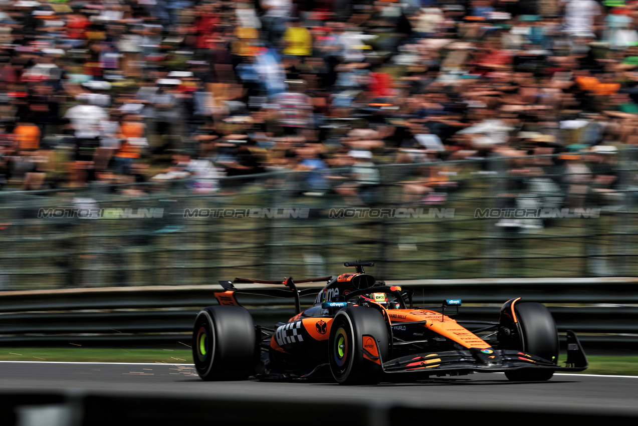 GP BELGIO, Oscar Piastri (AUS) McLaren MCL39.

25.07.2025. Formula 1 World Championship, Rd 13, Belgian Grand Prix, Spa Francorchamps, Belgium, Sprint Qualifiche Day.

- www.xpbimages.com, EMail: requests@xpbimages.com © Copyright: Bearne / XPB Images