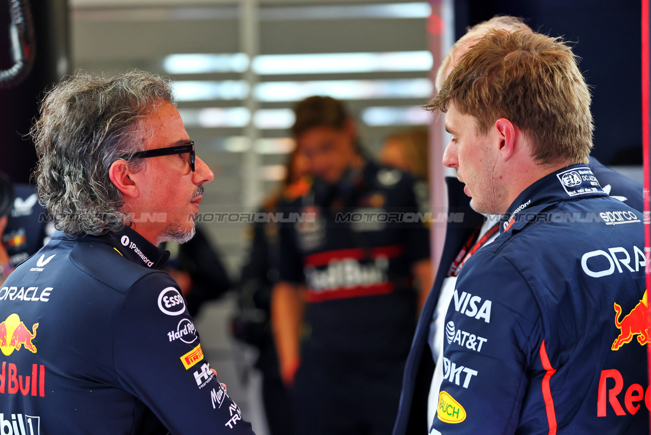 GP BELGIO, (L to R): Laurent Mekies (FRA) Red Bull Racing Team Principal e CEO with Max Verstappen (NLD) Red Bull Racing.

25.07.2025. Formula 1 World Championship, Rd 13, Belgian Grand Prix, Spa Francorchamps, Belgium, Sprint Qualifiche Day.

- www.xpbimages.com, EMail: requests@xpbimages.com © Copyright: Batchelor / XPB Images