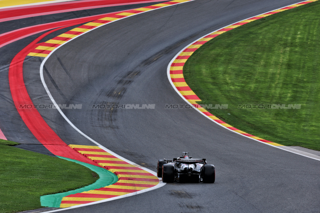 GP BELGIO, Esteban Ocon (FRA) Haas VF-25.

25.07.2025. Formula 1 World Championship, Rd 13, Belgian Grand Prix, Spa Francorchamps, Belgium, Sprint Qualifiche Day.

- www.xpbimages.com, EMail: requests@xpbimages.com © Copyright: Moy / XPB Images