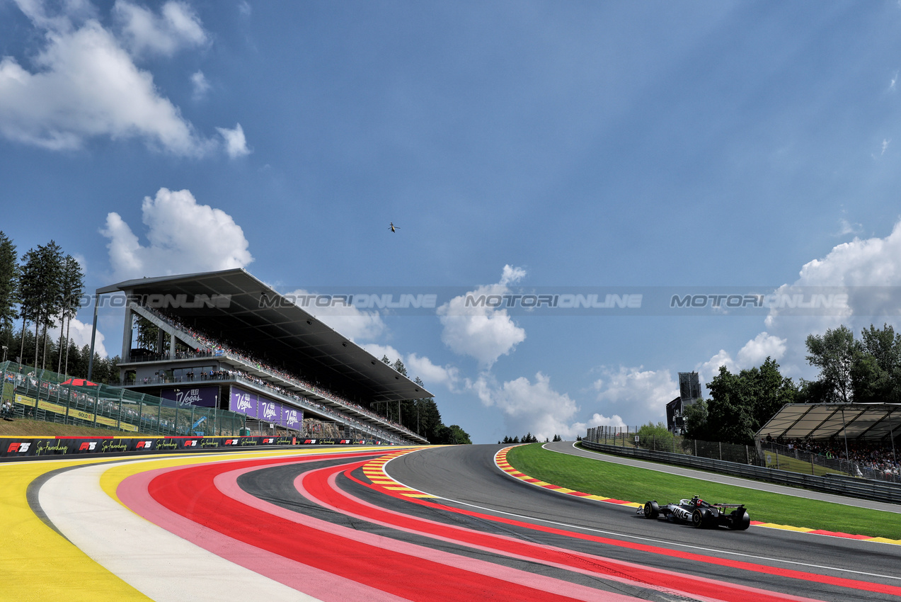 GP BELGIO, Oliver Bearman (GBR) Haas VF-25.

25.07.2025. Formula 1 World Championship, Rd 13, Belgian Grand Prix, Spa Francorchamps, Belgium, Sprint Qualifiche Day.

- www.xpbimages.com, EMail: requests@xpbimages.com © Copyright: Moy / XPB Images