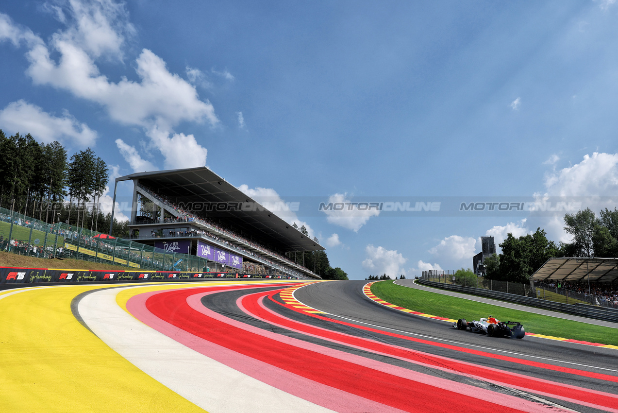 GP BELGIO, Isack Hadjar (FRA) Racing Bulls VCARB 02.

25.07.2025. Formula 1 World Championship, Rd 13, Belgian Grand Prix, Spa Francorchamps, Belgium, Sprint Qualifiche Day.

- www.xpbimages.com, EMail: requests@xpbimages.com © Copyright: Moy / XPB Images