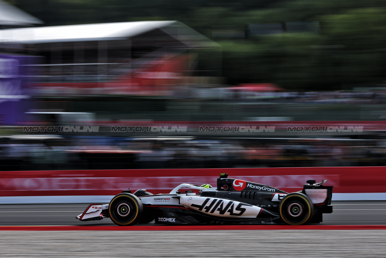 GP BELGIO, Oliver Bearman (GBR) Haas VF-25.

25.07.2025. Formula 1 World Championship, Rd 13, Belgian Grand Prix, Spa Francorchamps, Belgium, Sprint Qualifiche Day.

- www.xpbimages.com, EMail: requests@xpbimages.com © Copyright: Charniaux / XPB Images