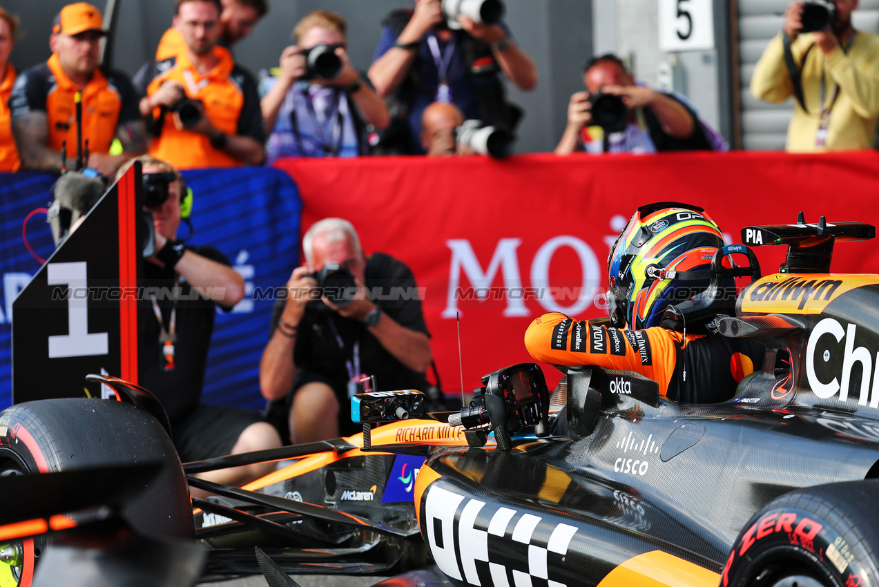 GP BELGIO, Oscar Piastri (AUS) McLaren MCL39 in Sprint qualifying parc ferme.

25.07.2025. Formula 1 World Championship, Rd 13, Belgian Grand Prix, Spa Francorchamps, Belgium, Sprint Qualifiche Day.

- www.xpbimages.com, EMail: requests@xpbimages.com © Copyright: Batchelor / XPB Images