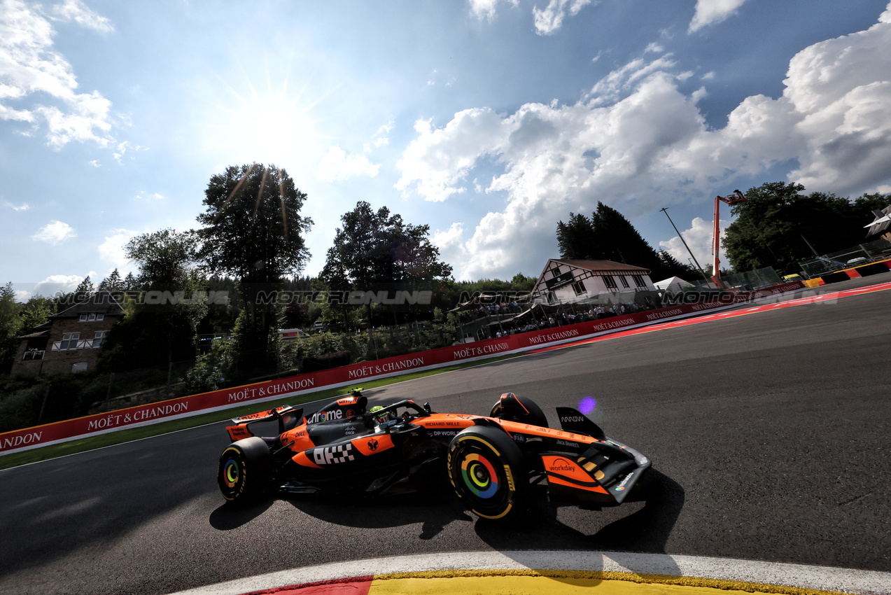 GP BELGIO, Lando Norris (GBR) McLaren MCL39.

25.07.2025. Formula 1 World Championship, Rd 13, Belgian Grand Prix, Spa Francorchamps, Belgium, Sprint Qualifiche Day.

- www.xpbimages.com, EMail: requests@xpbimages.com © Copyright: Bearne / XPB Images