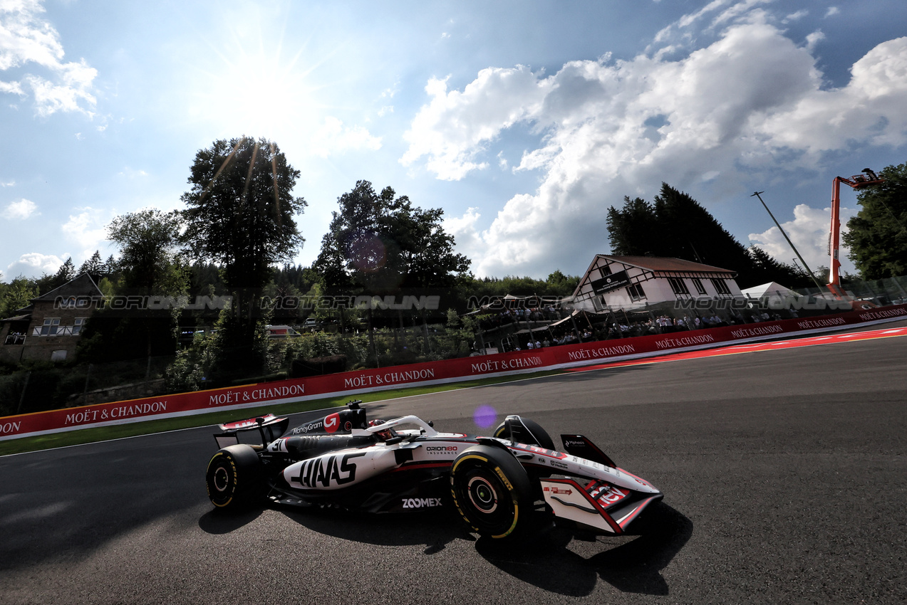 GP BELGIO, Esteban Ocon (FRA) Haas VF-25.

25.07.2025. Formula 1 World Championship, Rd 13, Belgian Grand Prix, Spa Francorchamps, Belgium, Sprint Qualifiche Day.

- www.xpbimages.com, EMail: requests@xpbimages.com © Copyright: Bearne / XPB Images