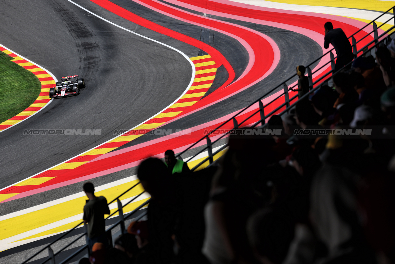 GP BELGIO, Oliver Bearman (GBR) Haas VF-25.

25.07.2025. Formula 1 World Championship, Rd 13, Belgian Grand Prix, Spa Francorchamps, Belgium, Sprint Qualifiche Day.

- www.xpbimages.com, EMail: requests@xpbimages.com © Copyright: Moy / XPB Images