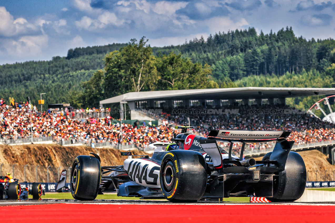 GP BELGIO, Oliver Bearman (GBR) Haas VF-25.

25.07.2025. Formula 1 World Championship, Rd 13, Belgian Grand Prix, Spa Francorchamps, Belgium, Sprint Qualifiche Day.

- www.xpbimages.com, EMail: requests@xpbimages.com © Copyright: Bearne / XPB Images