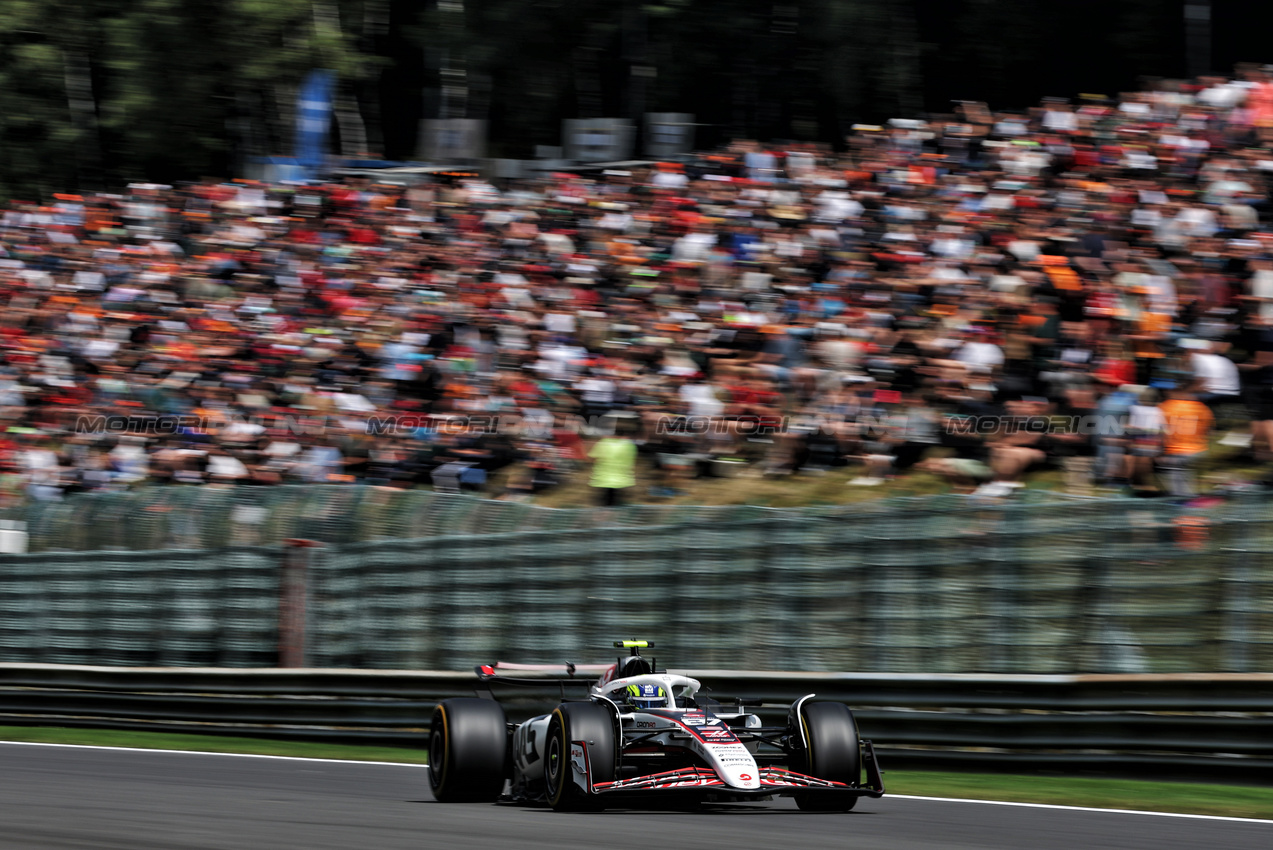 GP BELGIO, Oliver Bearman (GBR) Haas VF-25.

25.07.2025. Formula 1 World Championship, Rd 13, Belgian Grand Prix, Spa Francorchamps, Belgium, Sprint Qualifiche Day.

- www.xpbimages.com, EMail: requests@xpbimages.com © Copyright: Bearne / XPB Images
