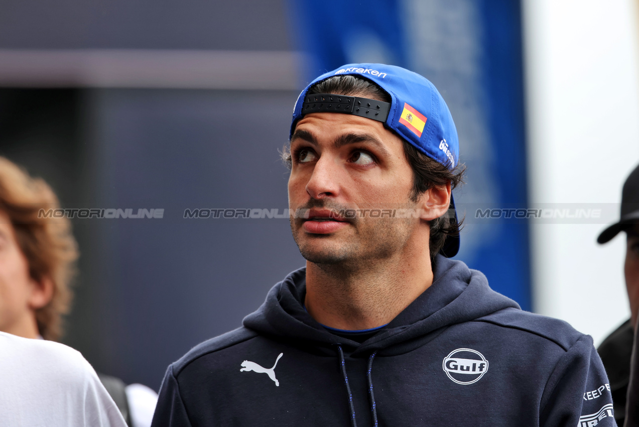 GP BRASILE, Carlos Sainz (ESP) Atlassian Williams Racing.
09.11.2025. Formula 1 World Championship, Rd 21, Brazilian Grand Prix, Sao Paulo, Brazil, Gara Day.
- www.xpbimages.com, EMail: requests@xpbimages.com © Copyright: Rew / XPB Images