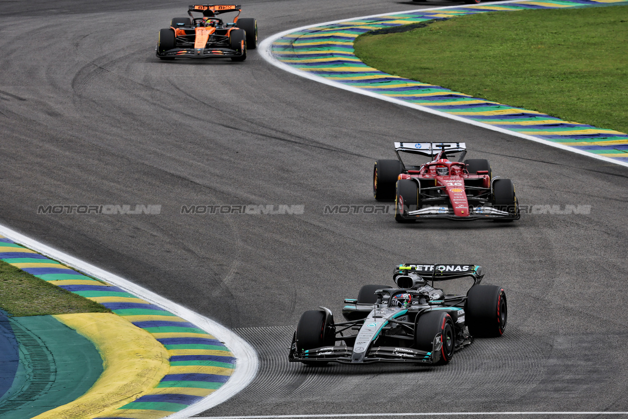 GP BRASILE, Andrea Kimi Antonelli (ITA) Mercedes AMG F1 W16.
09.11.2025. Formula 1 World Championship, Rd 21, Brazilian Grand Prix, Sao Paulo, Brazil, Gara Day.
- www.xpbimages.com, EMail: requests@xpbimages.com © Copyright: Batchelor / XPB Images