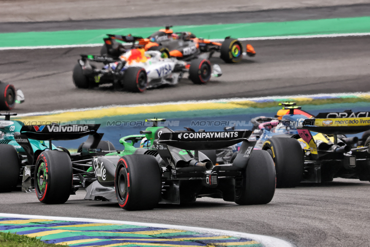 GP BRASILE, Gabriel Bortoleto (BRA) Sauber C45 at the partenza of the race.

09.11.2025. Formula 1 World Championship, Rd 21, Brazilian Grand Prix, Sao Paulo, Brazil, Gara Day.

- www.xpbimages.com, EMail: requests@xpbimages.com © Copyright: Charniaux / XPB Images