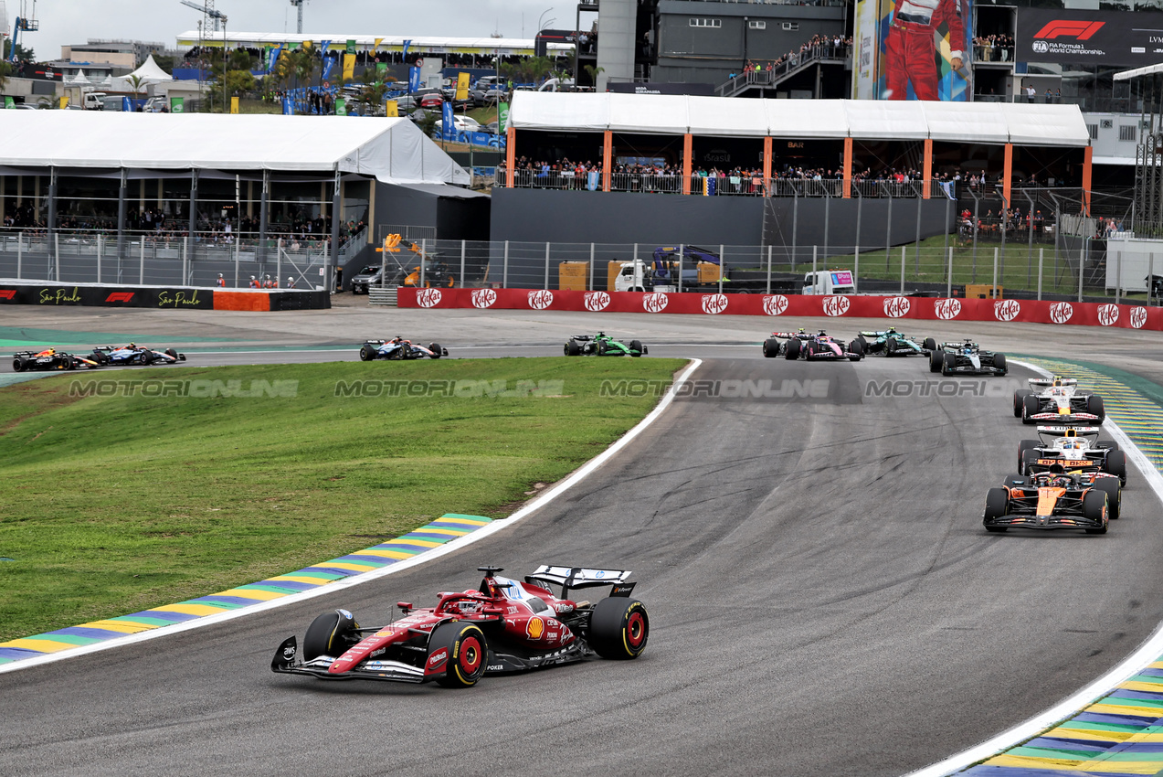 GP BRASILE, Charles Leclerc (MON) Ferrari SF-25 at the partenza of the race.
09.11.2025. Formula 1 World Championship, Rd 21, Brazilian Grand Prix, Sao Paulo, Brazil, Gara Day.
- www.xpbimages.com, EMail: requests@xpbimages.com © Copyright: Rew / XPB Images