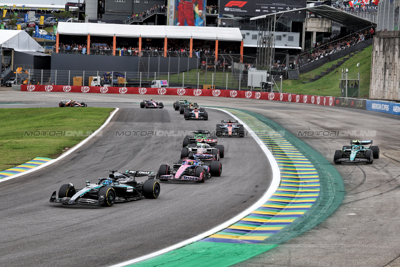 GP BRASILE, George Russell (GBR) Mercedes AMG F1 W16 at the partenza of the race.
09.11.2025. Formula 1 World Championship, Rd 21, Brazilian Grand Prix, Sao Paulo, Brazil, Gara Day.
- www.xpbimages.com, EMail: requests@xpbimages.com © Copyright: Rew / XPB Images